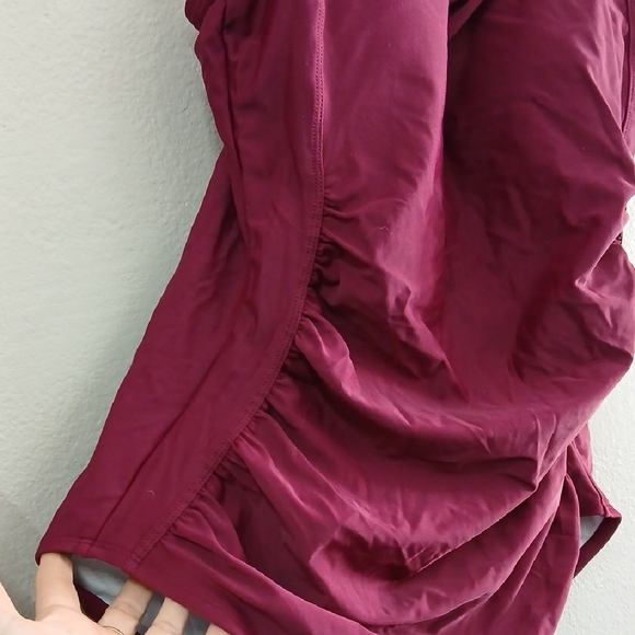 NWT Hilor Elegant Magenta One-Piece Swimsuit Size 14 - Picture 3 of 7